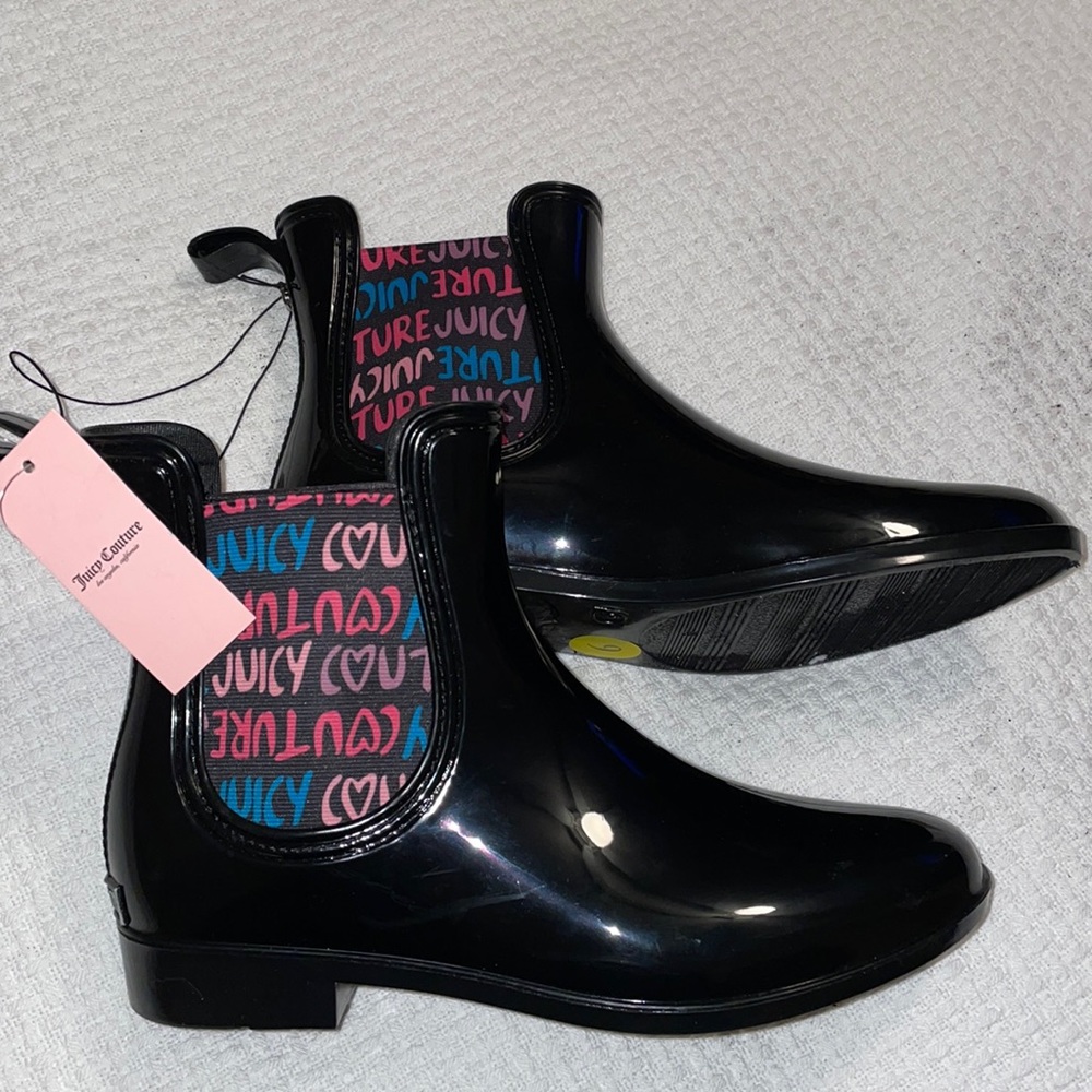 NWT Juicy Couture Black/Heart Graffiti Ankle Bootie